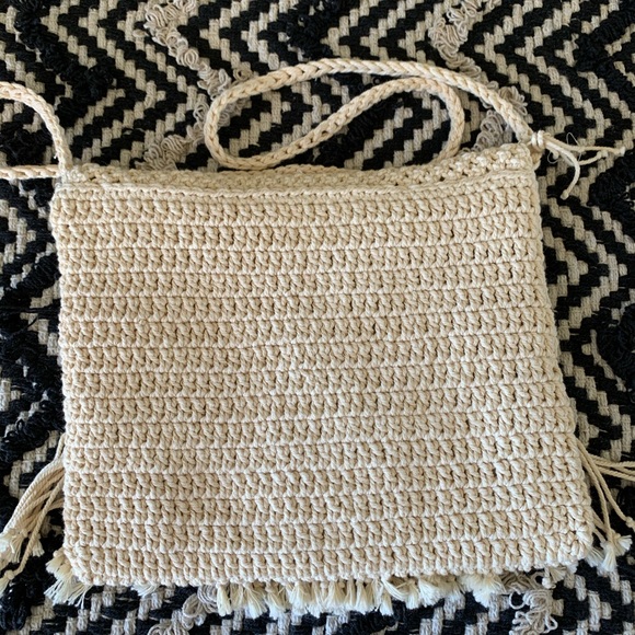 Fringe Macrame Purse - Picture 4 of 6